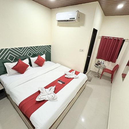 Hotel Kailash Park- Near International Airport Mumbai Exterior photo