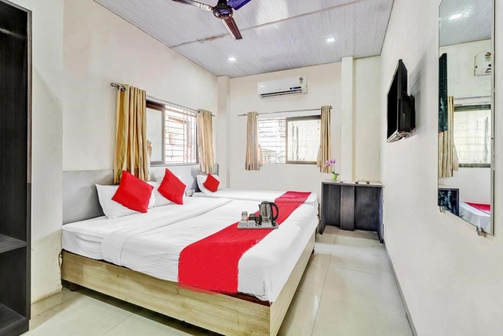 Hotel Kailash Park- Near International Airport Mumbai Exterior photo