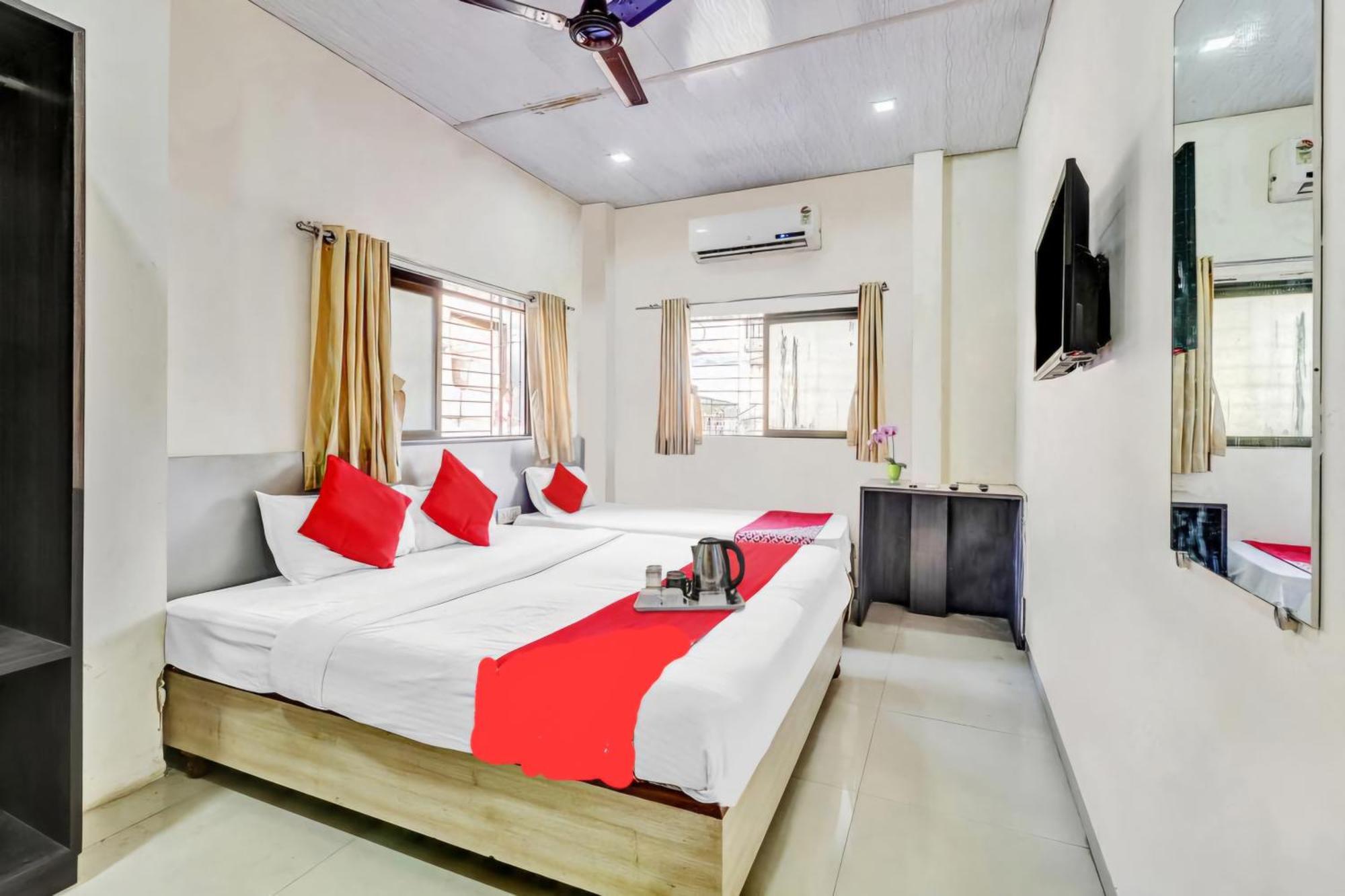 Hotel Kailash Park- Near International Airport Mumbai Exterior photo