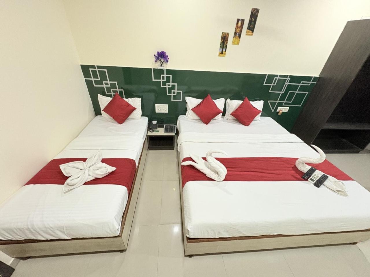 Hotel Kailash Park- Near International Airport Mumbai Exterior photo