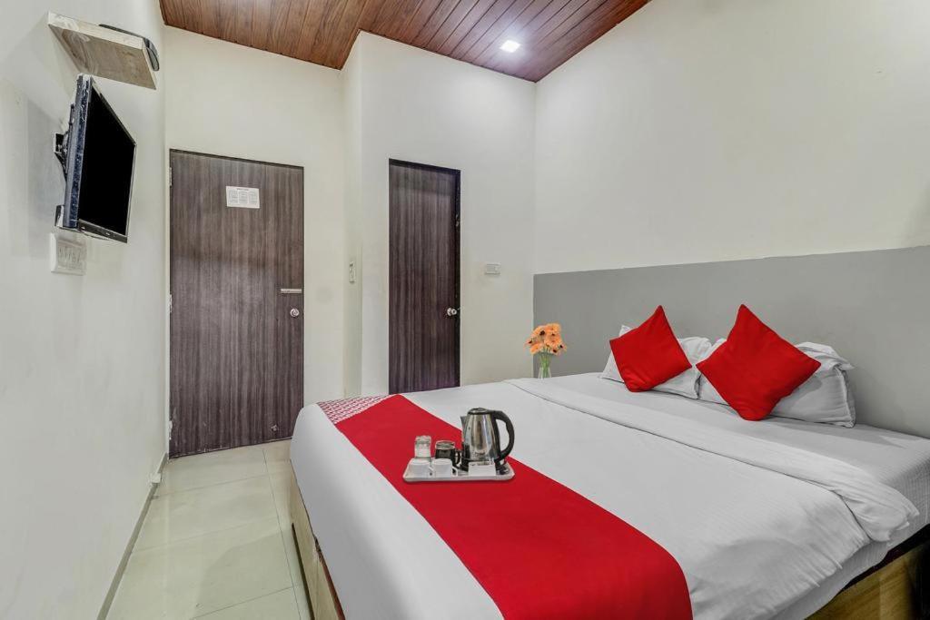 Hotel Kailash Park- Near International Airport Mumbai Exterior photo